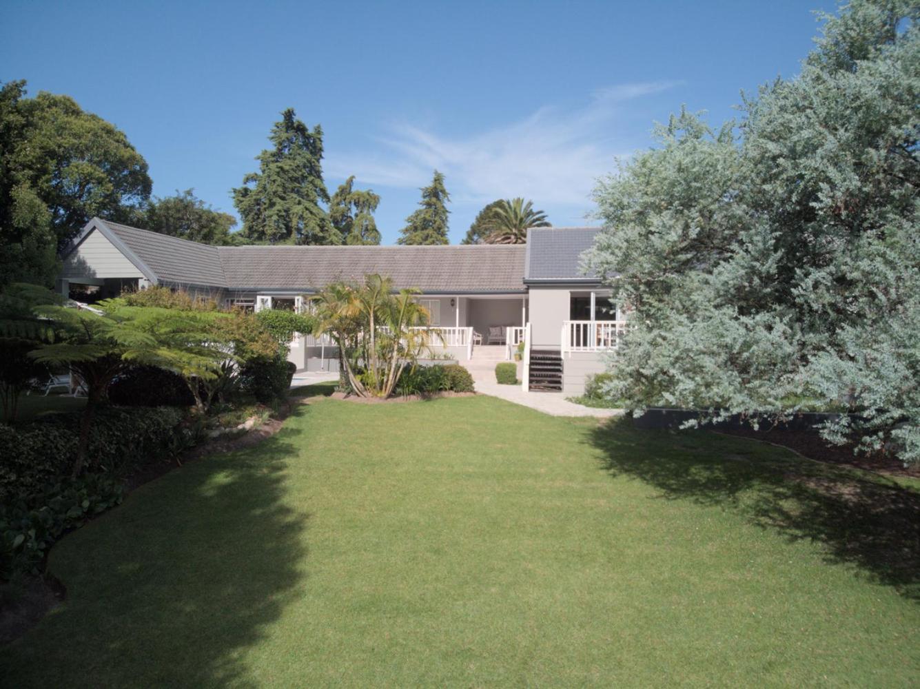 Arbour1 Guesthouse George Esterno foto