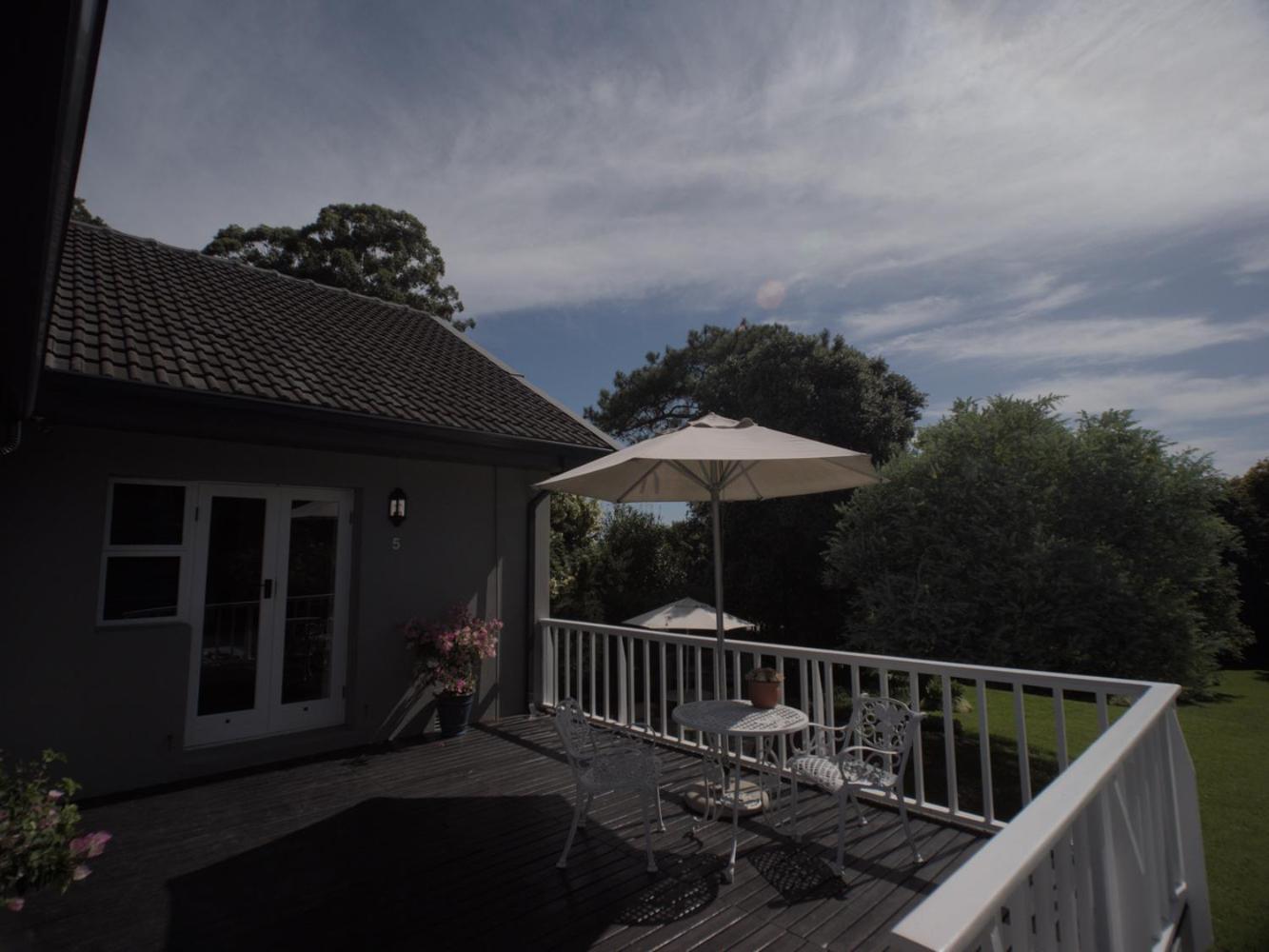 Arbour1 Guesthouse George Esterno foto