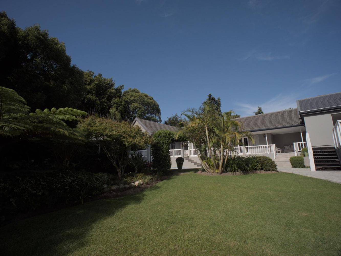 Arbour1 Guesthouse George Esterno foto