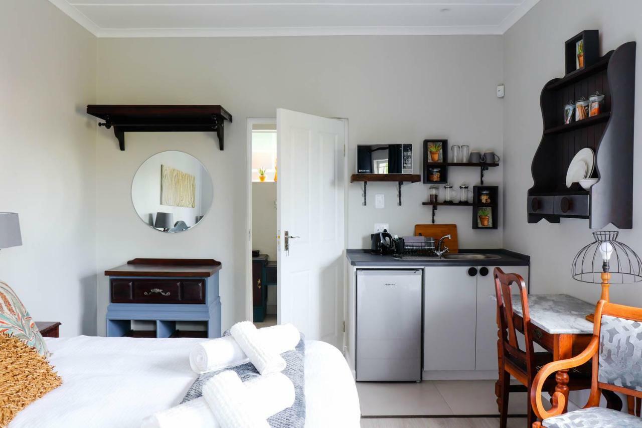 Arbour1 Guesthouse George Esterno foto