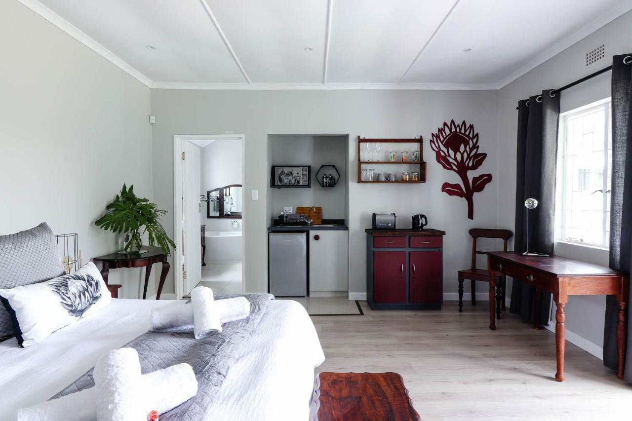 Arbour1 Guesthouse George Esterno foto
