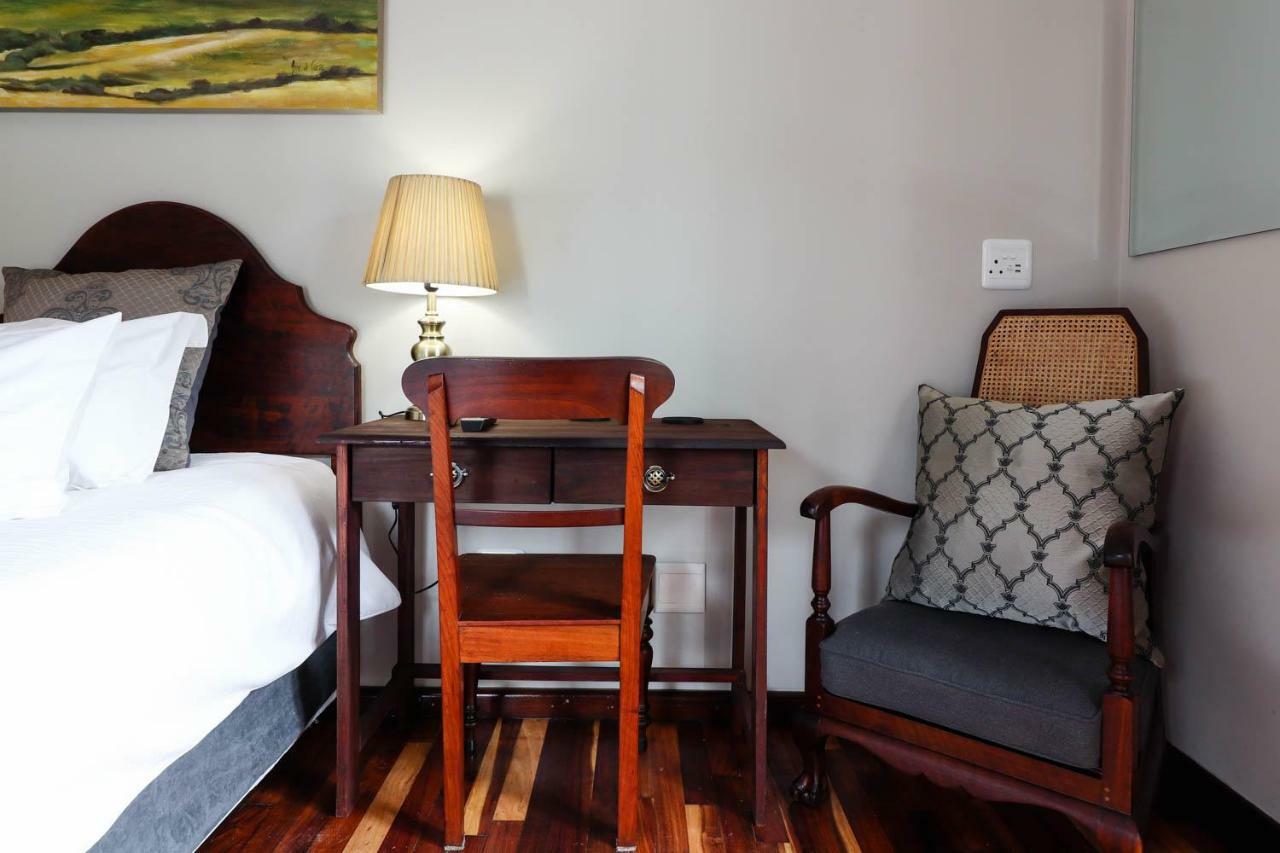Arbour1 Guesthouse George Esterno foto