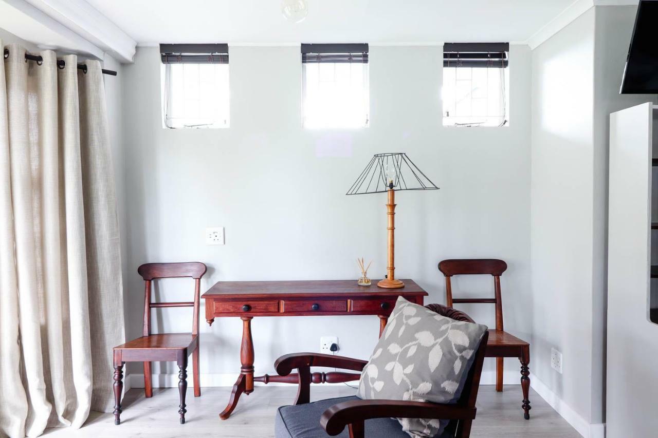 Arbour1 Guesthouse George Esterno foto